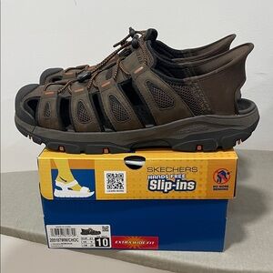 Men’s size 10 Extra Wide Sketchers Tresmen Norvick Slip-ins sandals used